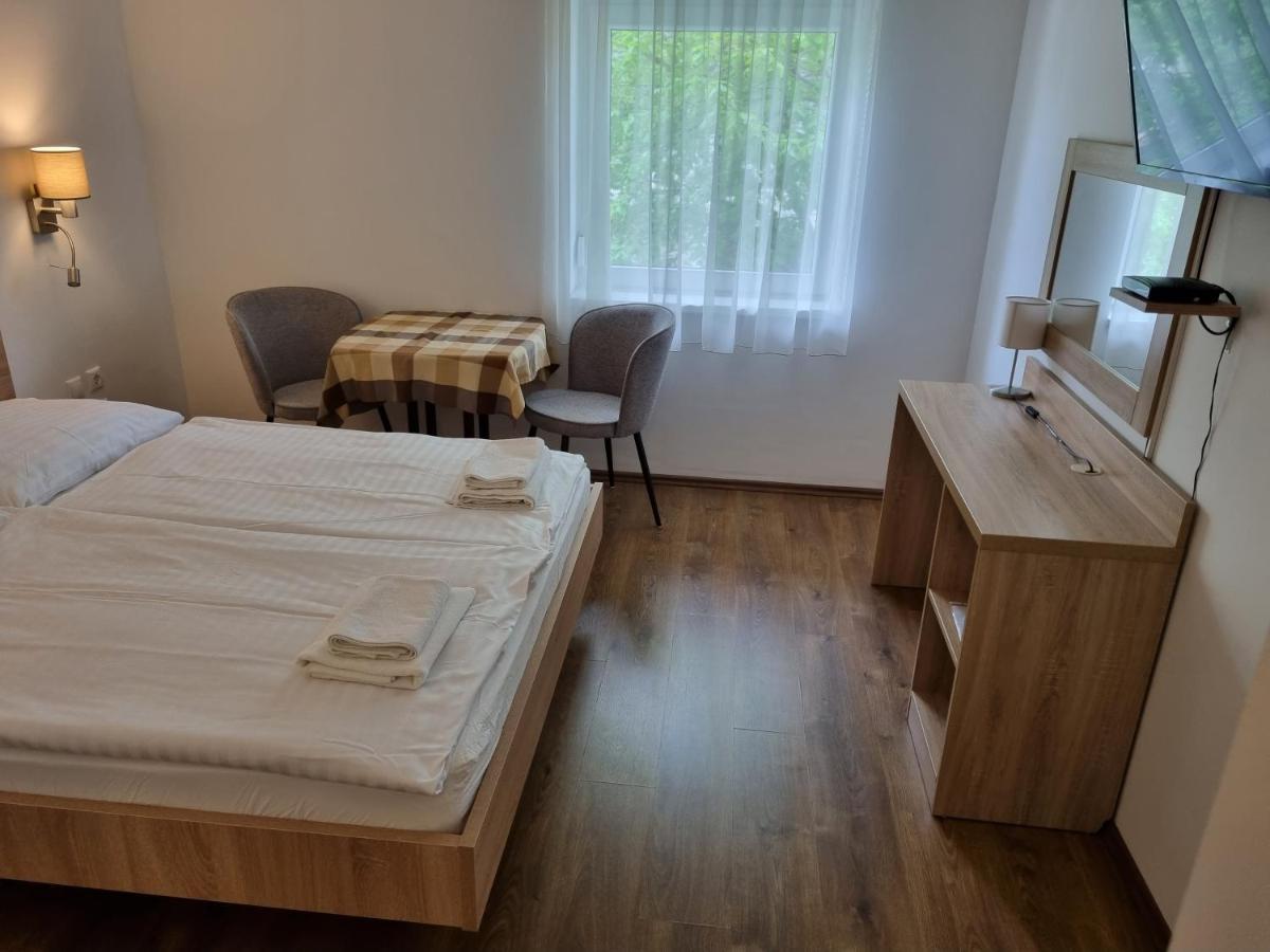 Adam Apartmanhaz ชิโอฟก ห้อง รูปภาพ